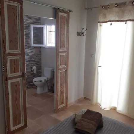 Les Olivades Bed & Breakfast Magalas Exterior photo